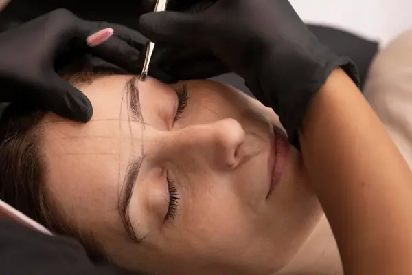 Diseño y laminado de cejas